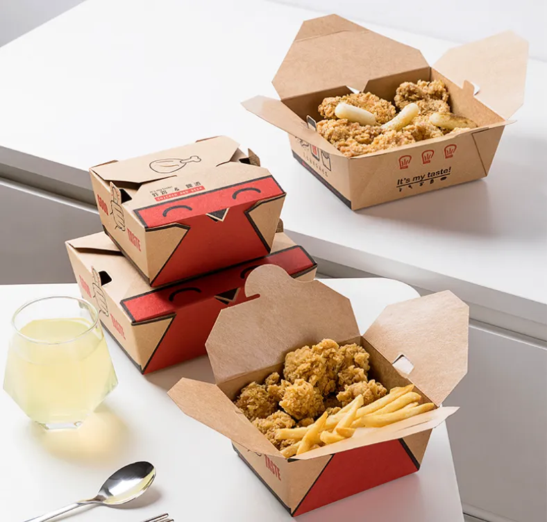 Box mit gebratenem Hähnchen