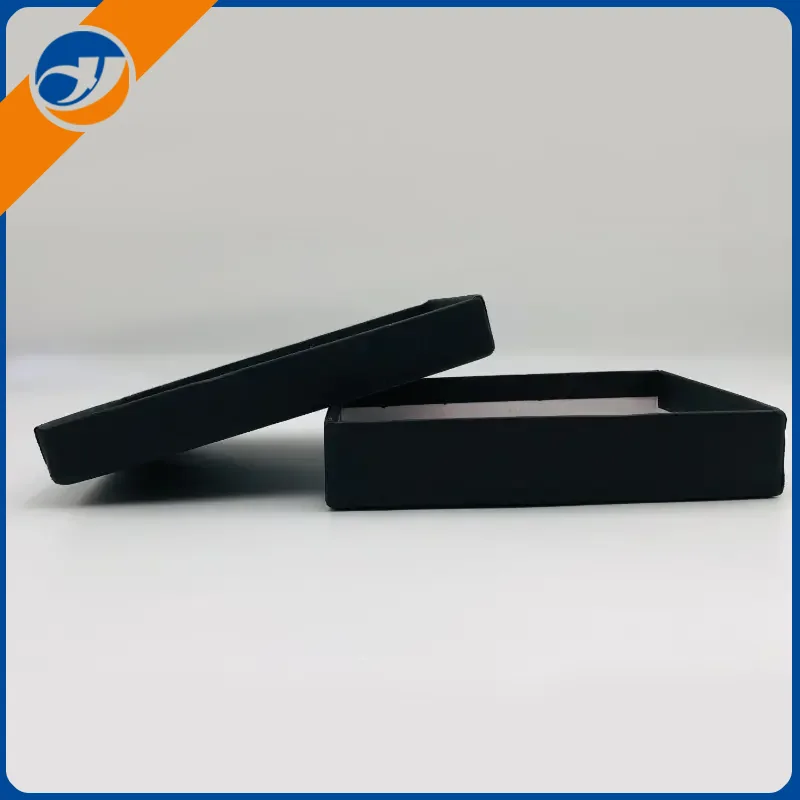 Papierbox mit separatem Deckel